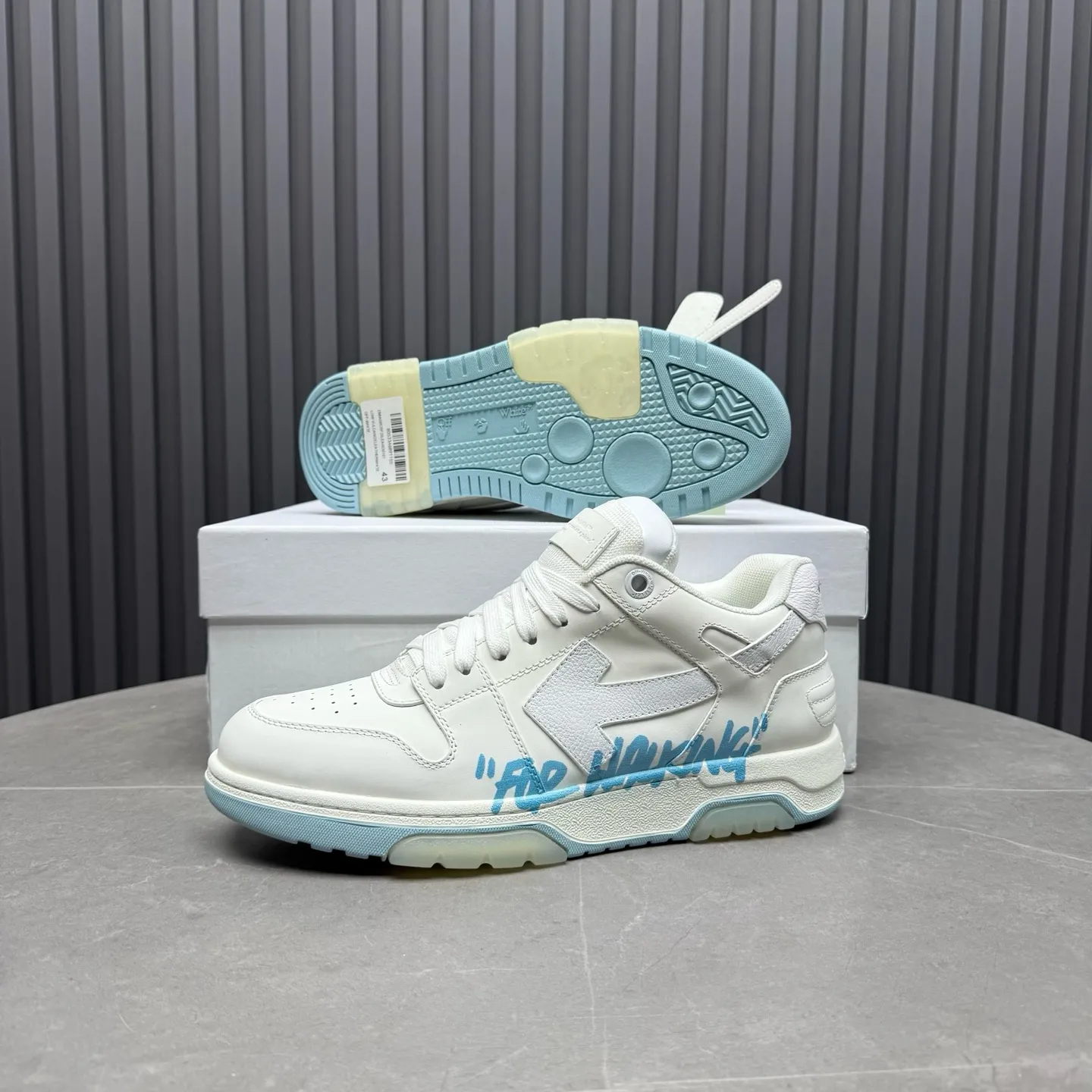 【off- white】P: 620💰Couple model👫, Size: 35-44 (Customized for men 38.45.46) High-quality version👊 "Out of office" series original molding, original lasting, production process 1:1 Original ➰OFF GRAY WHITE OW ➰ First-layer cowhide Imported skin-friendly and environmentally friendly polyester mesh Original molding high elastic and environmentally friendly molding pad Made with the original lasting process. The original molded rubber outsole (never yellows and deforms) has a super correct shape, bright color and strong three-dimensional effect👍. Packaging💯Full set of packaging synchronized with the official website (branded paper, certificate of quality, branded cloth bag)